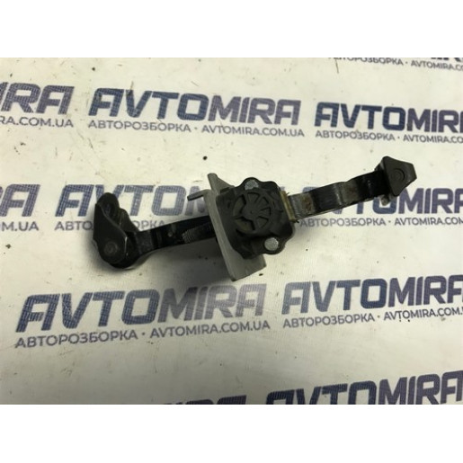 Ограничитель передней двери Peugeot 308 2013-2021 9677466980